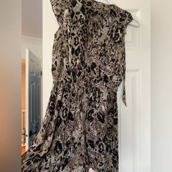 Size S, dynamite romper - Picture 3 of 4